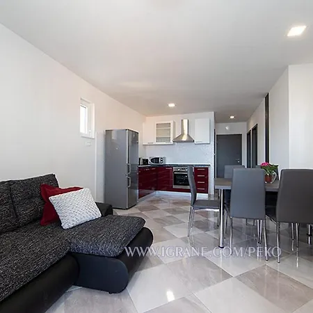Apartment By The Sea Igrane, Makarska - 18405